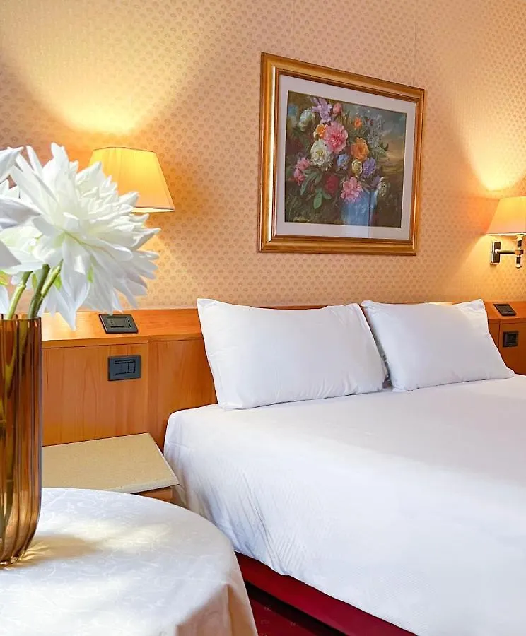 Hotel Motel Top Cusago 4*,